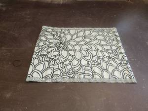 lot 339 image: Black and white indoor & outdoor plastic mats-rugs - 48 x 68 - bid x 10