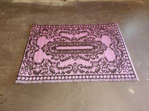 lot 327 image: Black & Pink indoor & outdoor plastic mats-rugs - 48 x 68 - bid x 10