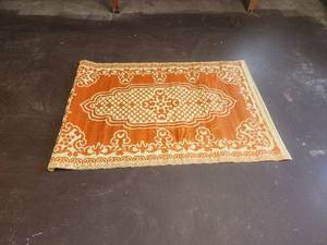 lot 321 image: Orange & Cream indoor & outdoor plastic mats-rugs - 48 x 68 - bid x 10