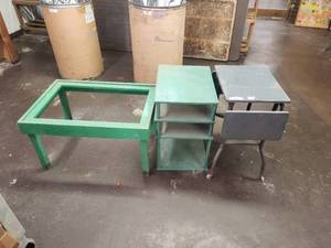 lot 50 image: Selection of table and workstations - rolling table