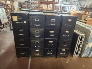 lot 52 image: Selection of 4 tall file cabinets