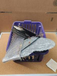 lot 75 image: Selection of indoor-outdoor metal pieces