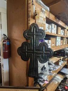 lot 83 image: Selection of indoor-outdoor metal pieces - 5