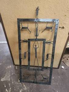 lot 94 image: Selection of indoor-outdoor metal pieces - 15