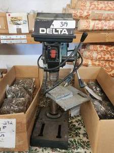 lot 319 image: Delta Bench top drill