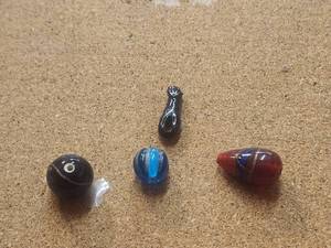 lot 402 image: Generous selection of glassclay beads for jewelry and craft making