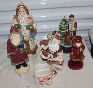 lot 27 image: Vintage, Ceramic Santas from Around the world and  Santa mug