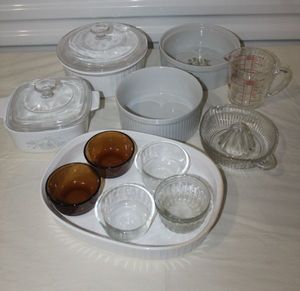 lot 64 image: Vintage Pyrex, Corning Ware Fire King and Federal Glass Juicer
