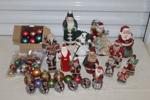 lot 90 image: Vintage and Class Christmas Dcor, Santas from Around the World