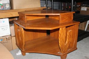 lot 165 image: Decorative Corner Table 30x30x27
