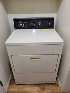lot 5 image: WORKING KENMORE HEAVY DUTY EXTRA CAPACITY 70 SERIES DRYER $$$