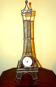 lot 4 image: UNIQUE METAL EIFFEL TOWER CLOCK