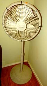 lot 7 image: BIRTMAN ROTATING FLOOR FAN - TESTED, WORKS