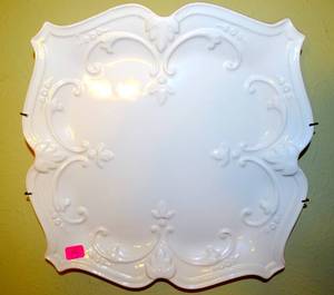lot 15 image: SWEET OLIVE DESIGNS FANCY SCROLL COLLECTION PLATE WITH WALL HANGER