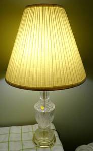 lot 25 image: HEAVY CRYSTAL TABLE LAMP $$