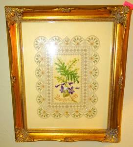 lot 26 image: PRETTY FRAMED CROSS STITCH - NICE VINTAGE FRAME