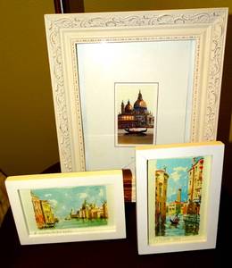 lot 34 image: LOT OF 3 FRAMED WATERCOLOR PICTURES OF VENICE - 1 WITH AN ARTIST SIGNAGTURE