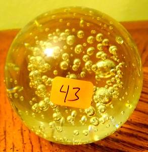 lot 43 image: CLEAR GLASS SPHERE PAPERWEIGHT (1950s)