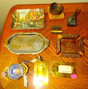 lot 54 image: TRAVEL SOUVENIRS FROM MANY DIFFERENT EUROPEAN LOCATIONS (SOME COPPER AND BRASS) CHECK OUT VINTAGE LONDON TEA STRAINER $$