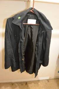 lot 128 image: VINTAGE LONDON FOG COAT