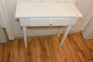 lot 138 image: WHITE SHAKER STYLE WOOD SIDE OR HALL TABLE WITH DRAWER