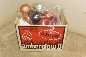 lot 148 image: BOX OF GLASS ORNAMENTS INCLUDING GLASS FRUIT