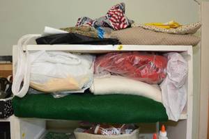 lot 168 image: CONTENTS OF 2 SHELVES - VARIOUS CRAFTING SUPPLIES
