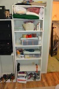 lot 170 image: 6 SHELF WOODEN BOOKCASE - BOOKCASE ONLY - DOES NOT INCLUDE ITEMS
