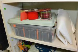 lot 174 image: CONTENTS OF SHELF - VARIOUS CRAFTING ITEMS - RIBBON, ETC.