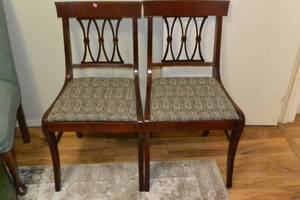 lot 151 image: PAIR OF VINTAGE DINING CHAIRS (X MONEY)