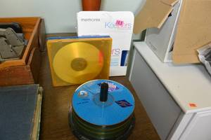 lot 183 image: LOT OF CD JEWEL CASES, MISC CDS AND SPINDLE OF BLANK CDS