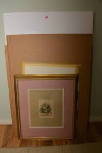 lot 187 image: LOT OF VARIOUS WALL HANGINGS AND DECOR