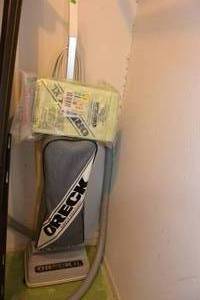 lot 199 image: BIG $ ITEM - VINTAGE ORECK XL VACUUM WITH EXTRA VACUUM BAGS