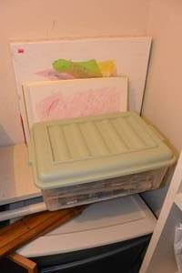 lot 205 image: TOTE FULL OF DIFFERENT PAINTS AND SEVERAL CANVASES