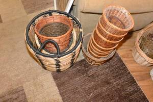lot 219 image: LOT OF ROUND WICKER BASKETS