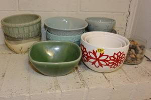 lot 239 image: LOT OF VARIOUS DECORATIVE BOWLS - TOTAL OF 11