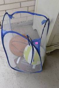 lot 268 image: COLLECTION OF OUTDOOR GAMING GEAR