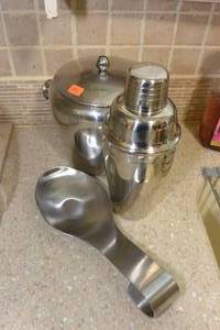 lot 292 image: LOT OF STAINLESS BAR ITEMS AND A SPOON REST