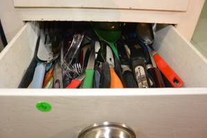 lot 298 image: DRAWER LOT - EVERYTHING IN THIS DRAWER IS INCLUDED