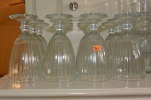 lot 310 image: 12 OLD FASHIONED SUNDAE GLASSES