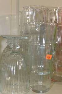 lot 311 image: SET OF MATCHING GLASSES 7 TALL AND 8 SHORT