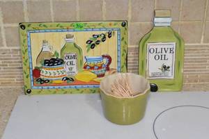 lot 316 image: MATCHING TRIVET, SPOON REST AND TOOTHPICK HOLDER