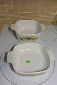 lot 317 image: $ 2 VINTAGE CORNINGWARE CASSEROLE DISHES
