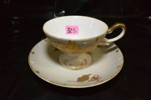lot 325 image: VINTAGE JAPANESE PORCELAIN TEACUP AND SAUCER - BEAUTIFUL WITH GOLD TRIM