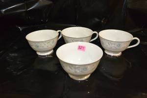 lot 327 image: LOT OF 4 - VINTAGE ENGLISH GARDEN PORCELAIN TEACUPS $$