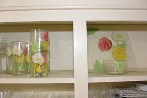 lot 333 image: VINTAGE COLLECTION OF FEDERAL GLASS POPPIES DRINKWARE, SERVING TRAY, AND BOWL $$