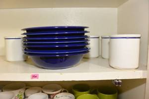 lot 350 image: MADE IN ITALY - 6 PC SET OF BOWLS AND MUGS