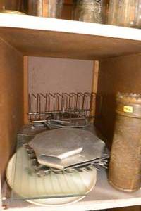 lot 356 image: MISCELLANEOUS KITCHEN ITEMS AS SHOWN
