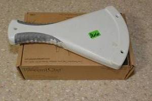 lot 366 image: PAMPERED CHEF KITCHEN ITEMS