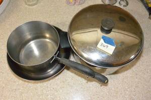 lot 369 image: 2 STAINLESS POTS AND A STAINLESS STOCK POT WITH LID